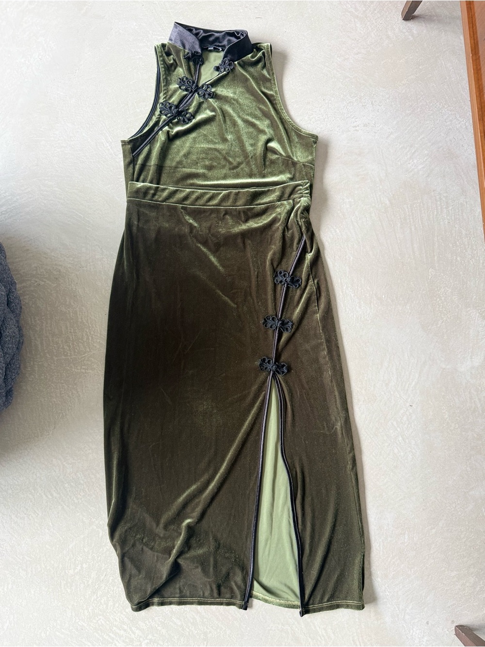 Sleeveless Olive Green Velvet Cheongsam 2 piece Dress with Side Slit